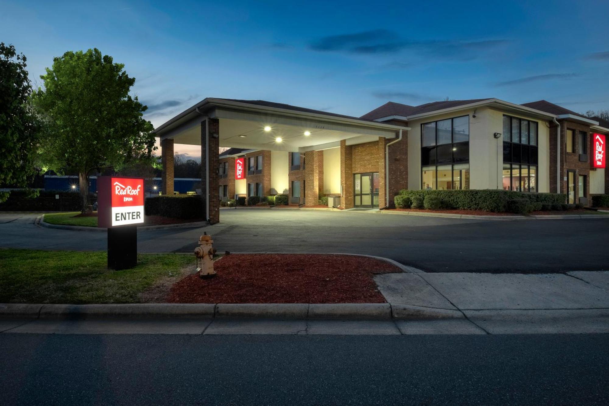 Red Roof Inn Charlotte - University Exteriör bild